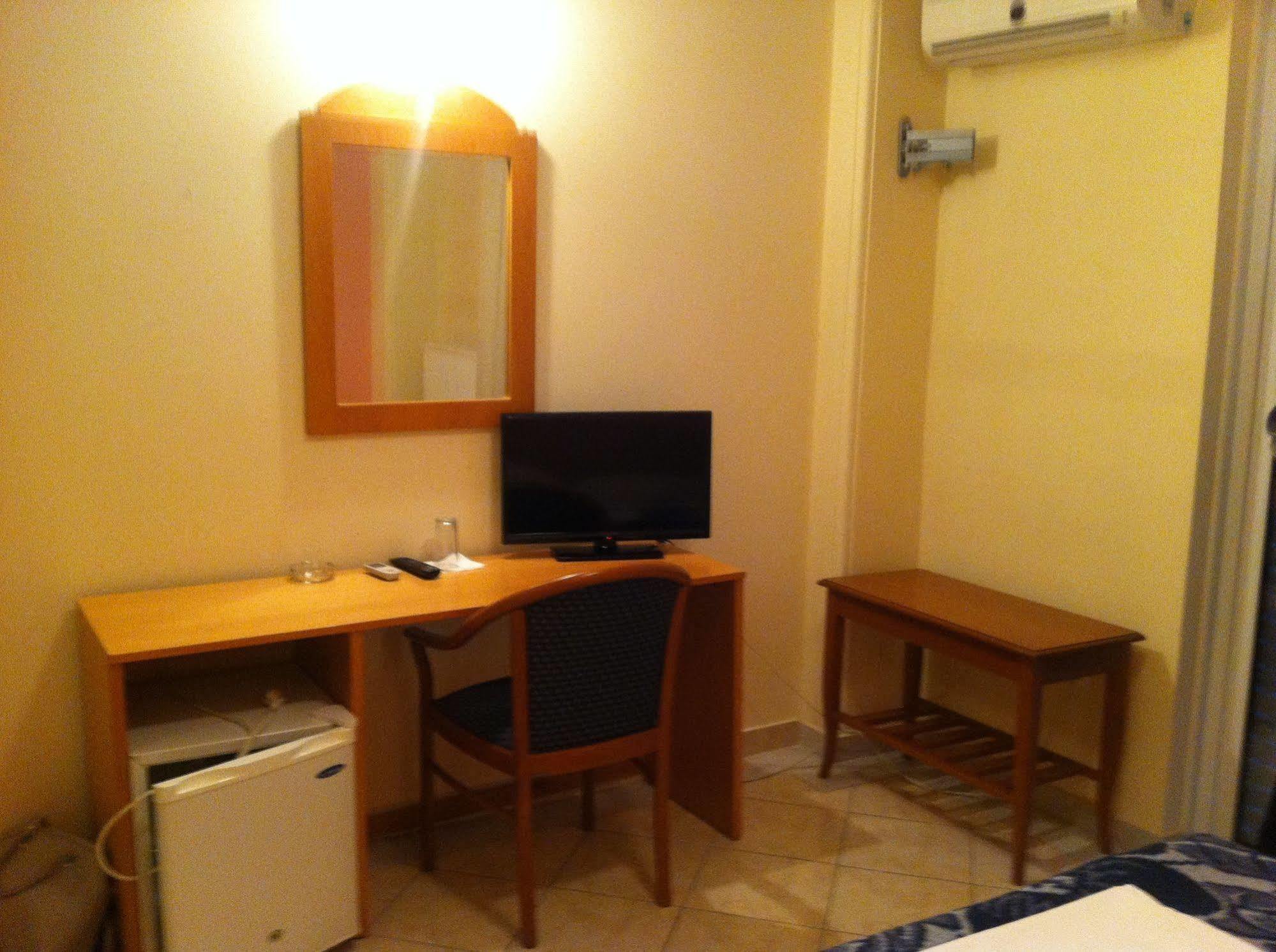 Hotel Cybele Pefki Atene Esterno foto