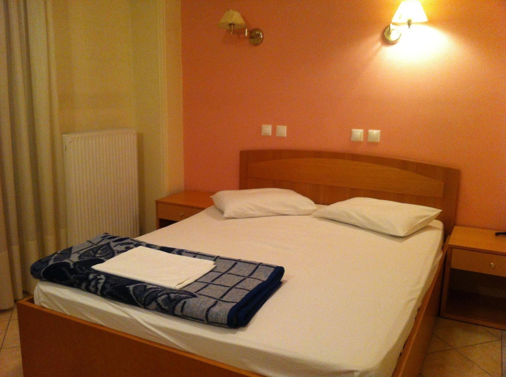 Hotel Cybele Pefki Atene Esterno foto